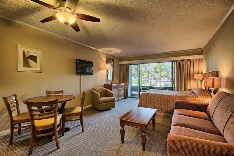 Hotel Ocean Creek Resort