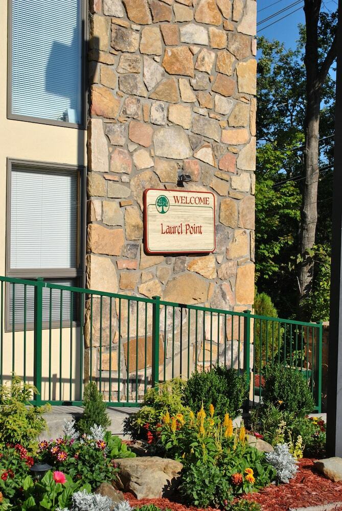 Hotel Laurel Point Resort By Capital Vacations