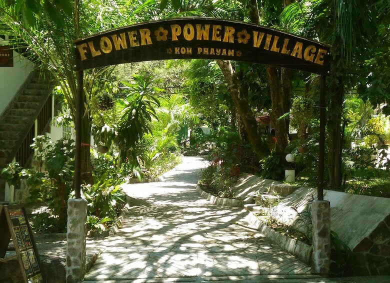 Hotel Flower Power Village