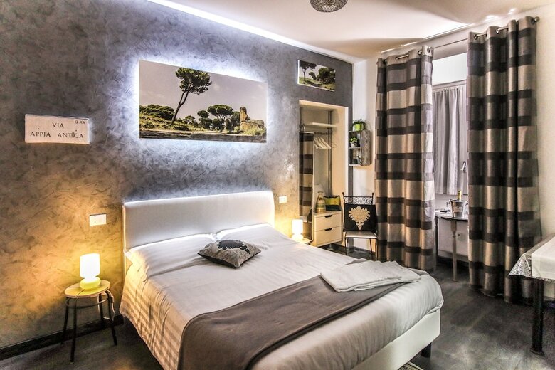 Caroline Rooms Rome