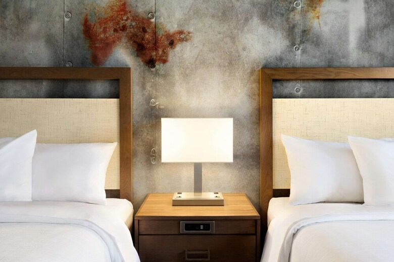 Embassy Suites By Hilton San Antonio Brooks Hotel & Spa