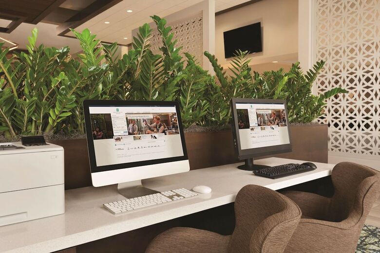Embassy Suites By Hilton San Antonio Brooks Hotel & Spa