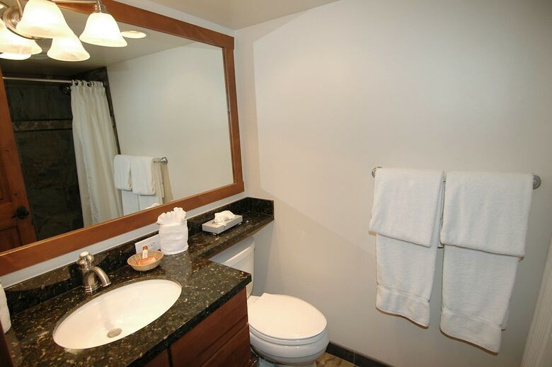 Chateau Eau Claire & Roaring Fork Frias