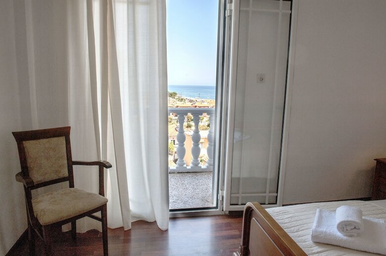Golden Beach Agiocampos Hotel