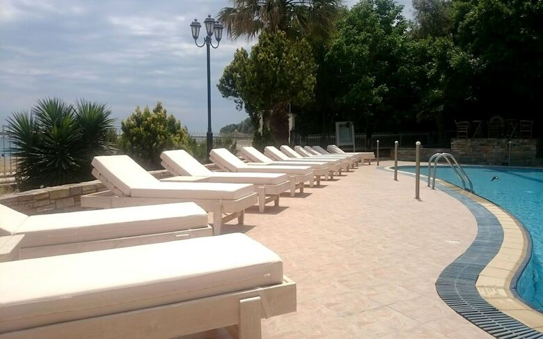Golden Beach Agiocampos Hotel
