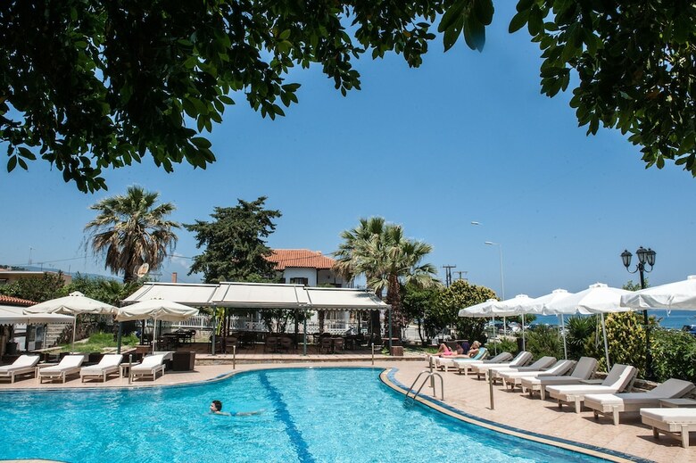 Golden Beach Agiocampos Hotel