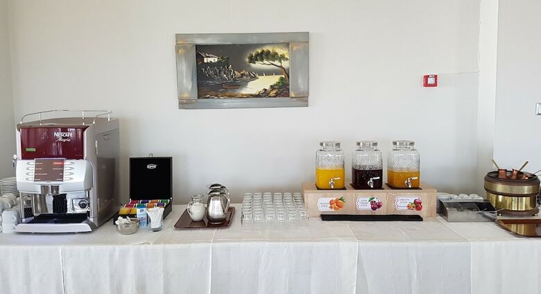 Golden Beach Agiocampos Hotel