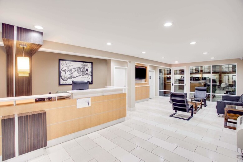 Motel Super 8 By Wyndham Dalton