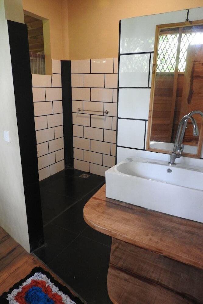 Hotel Riverside Cabana Yala