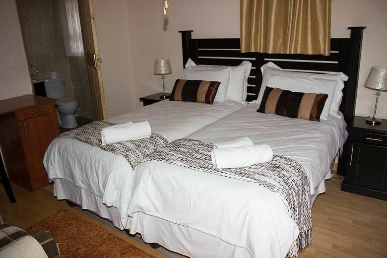 Hotel Ebony And Ivory