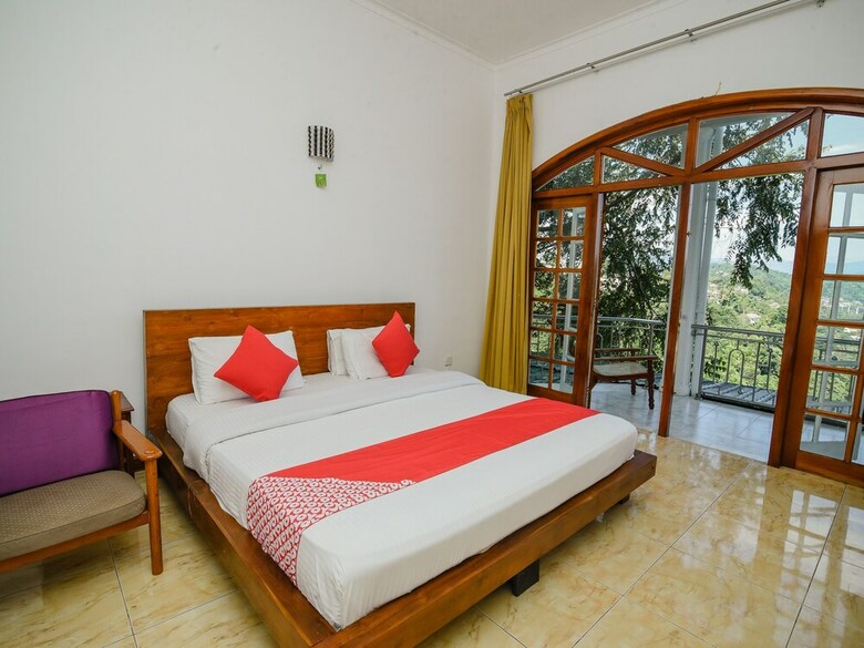 Hotel Oyo 458 Kandyan Crown