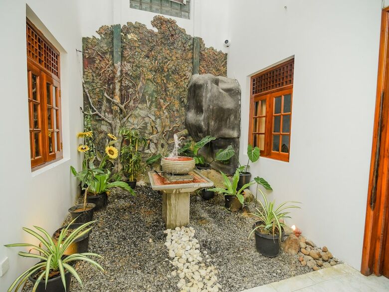 Hotel Oyo 458 Kandyan Crown