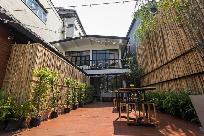 Hostal Z's Hostel At Tha Phae Gate