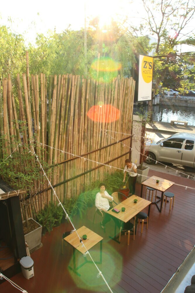 Hostal Z's Hostel At Tha Phae Gate