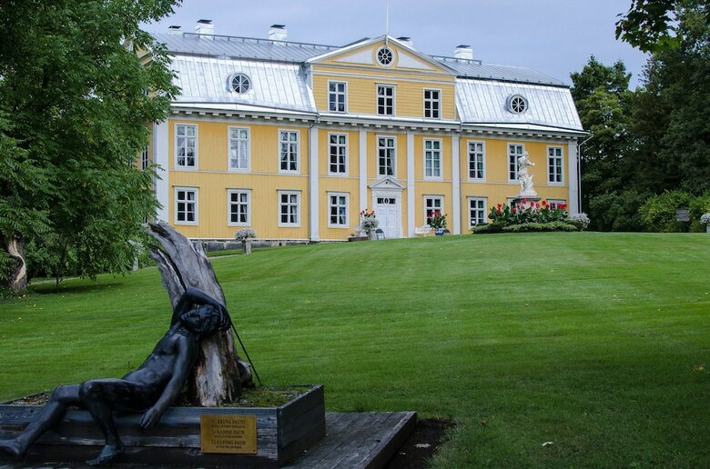 Hotel Mustion Linna