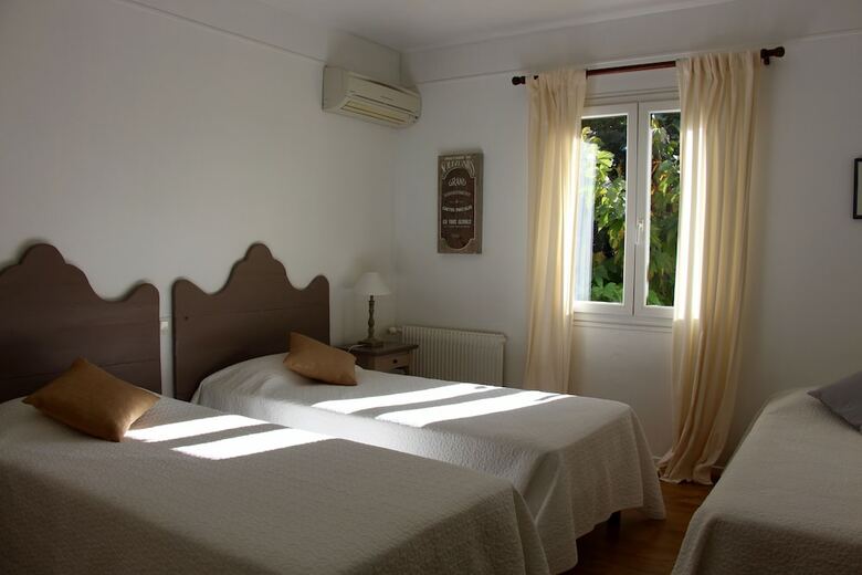Hotel H�tel Les Oliviers