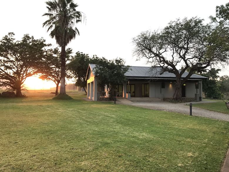Posada Hamiltons Lodge & Restaurant