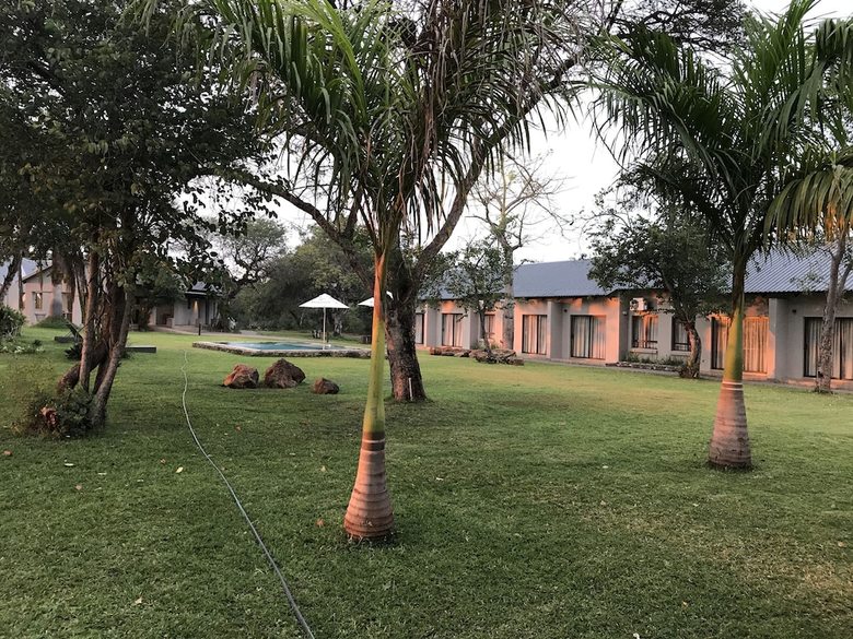 Posada Hamiltons Lodge & Restaurant