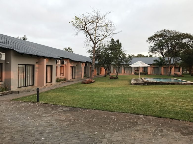 Posada Hamiltons Lodge & Restaurant