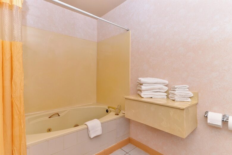 Hotel Motel 6 Trenton On