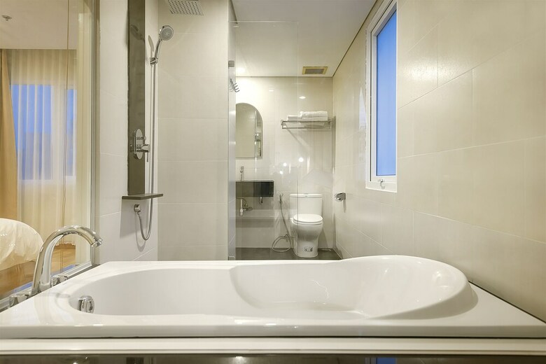 C Central Hotel