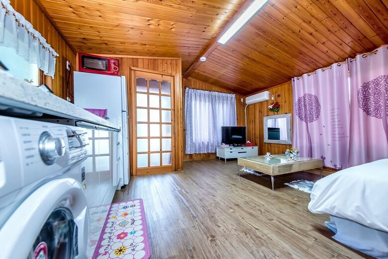 The May Of Jeju House Pension