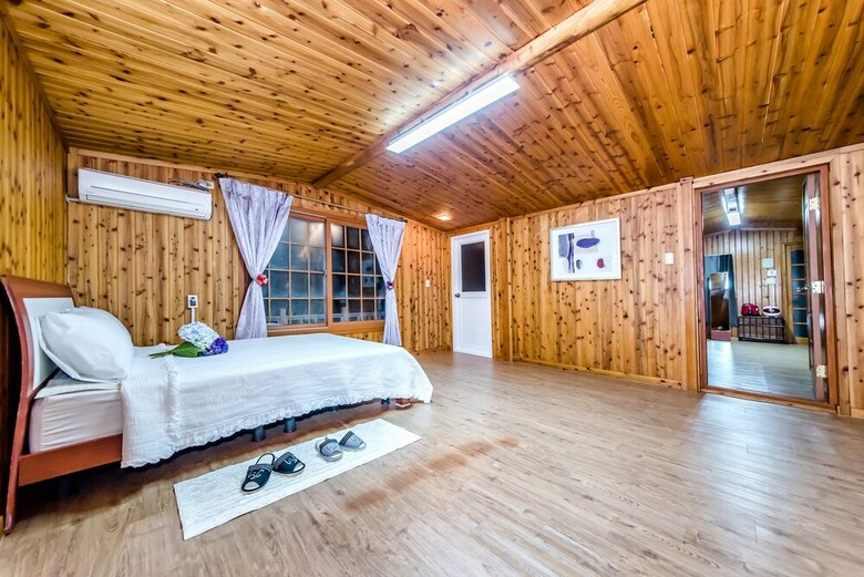 The May Of Jeju House Pension