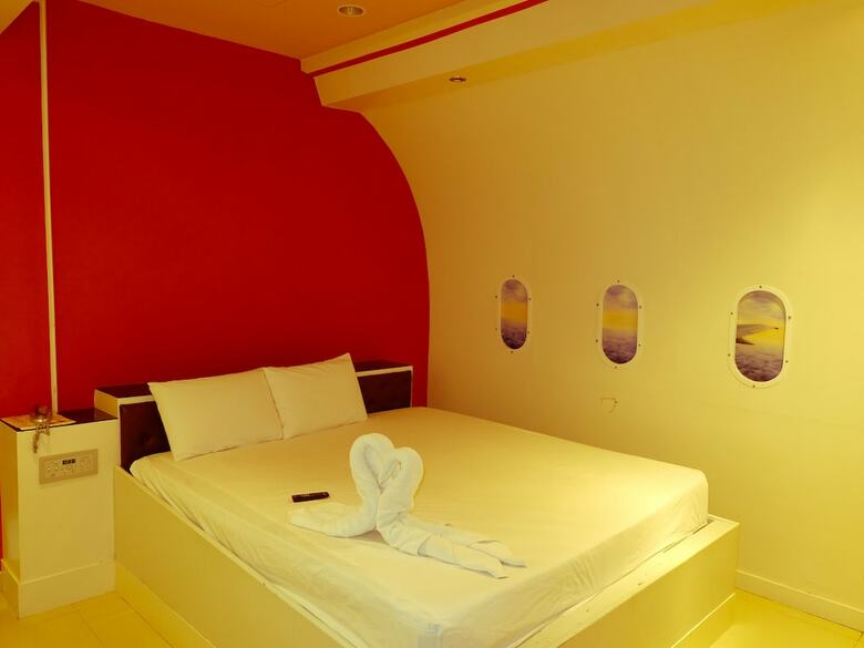 Hotel Love Is Resort