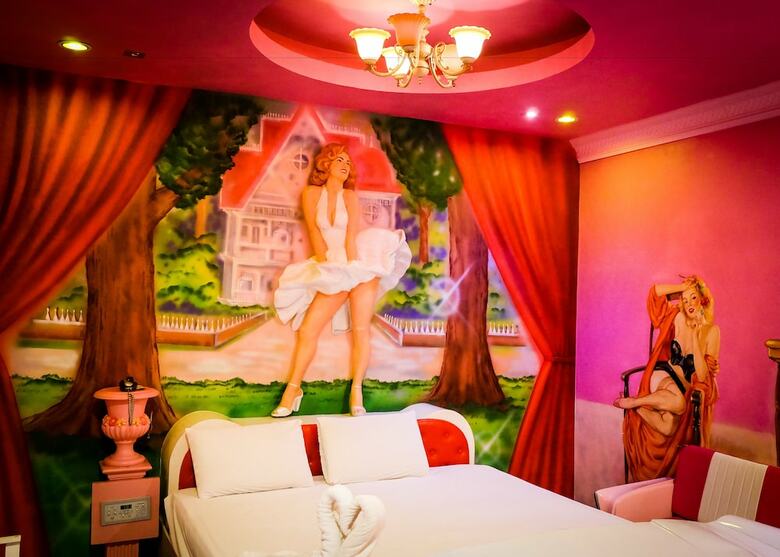 Hotel Love Is Resort