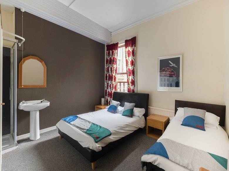 Hostal Queens Quarter