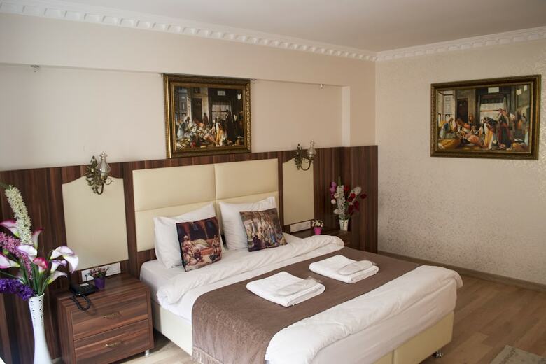 Peradise Hotel