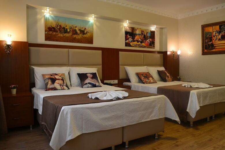 Peradise Hotel