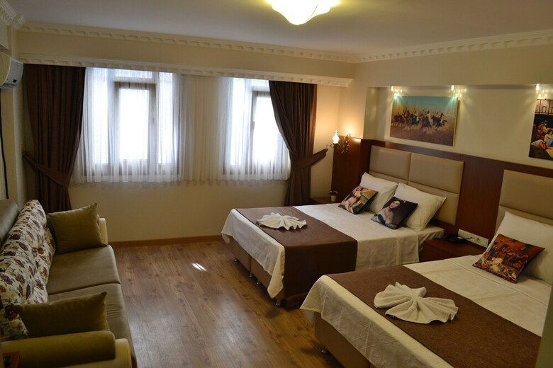 Peradise Hotel