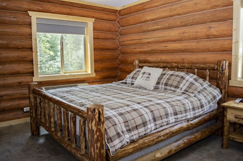 Hotel Bonners Ferry Log Inn