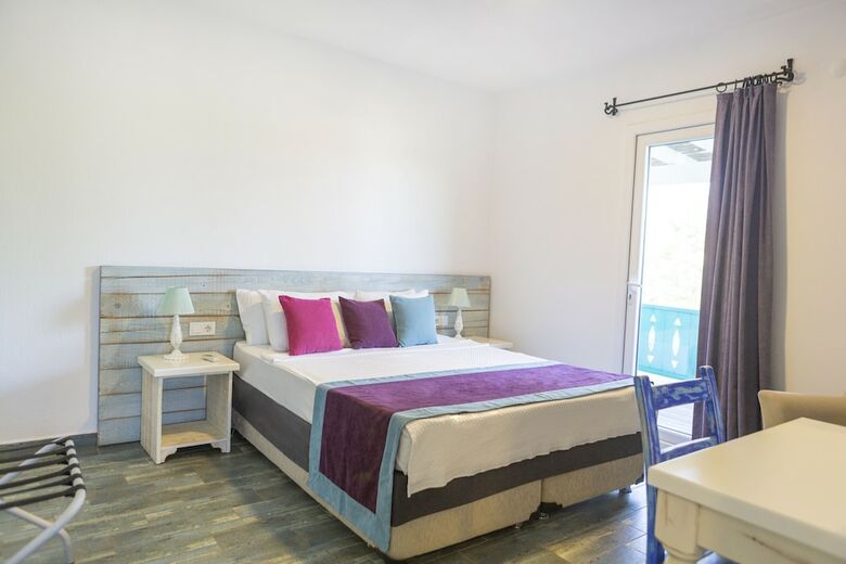 Hotel Kefi Beach And Suites