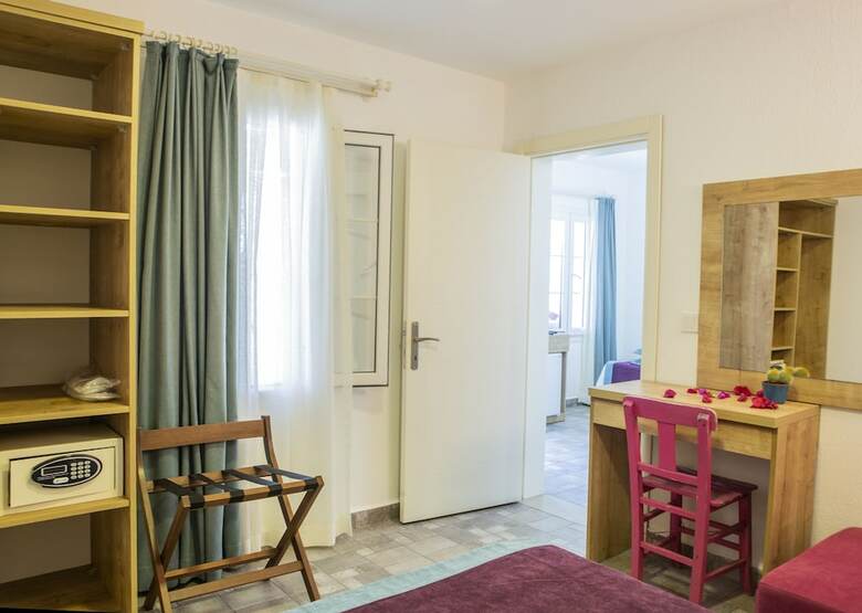 Hotel Kefi Beach And Suites