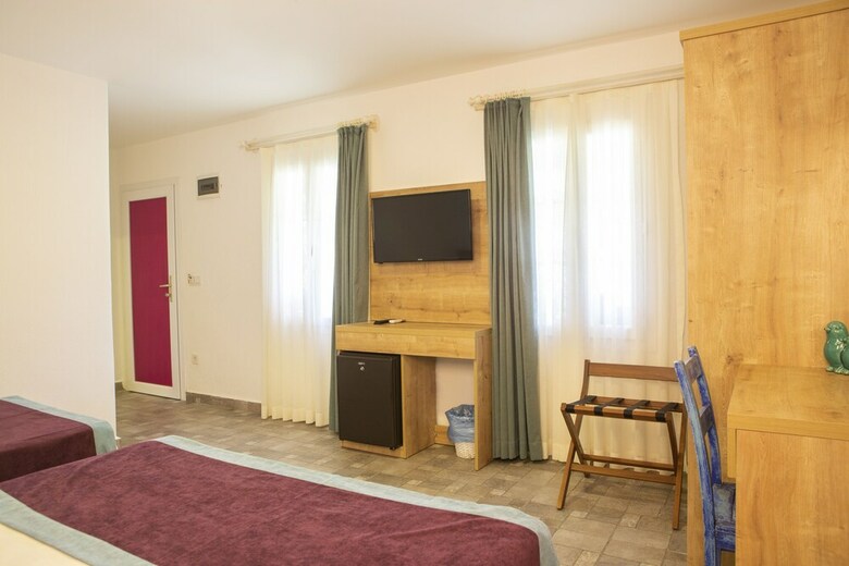 Hotel Kefi Beach And Suites