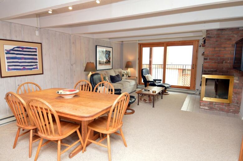 Chateau Blanc Condominiums
