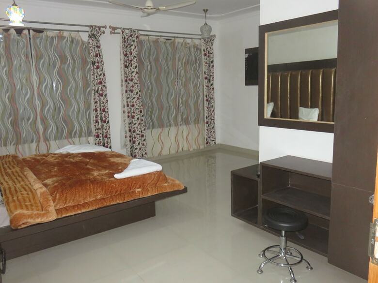 Tih Hotel Ash Vale