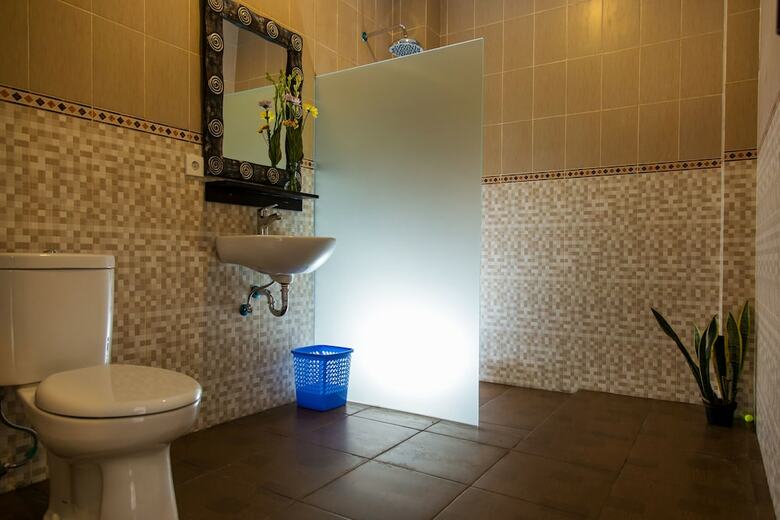 Bed & Breakfast Warji House 1