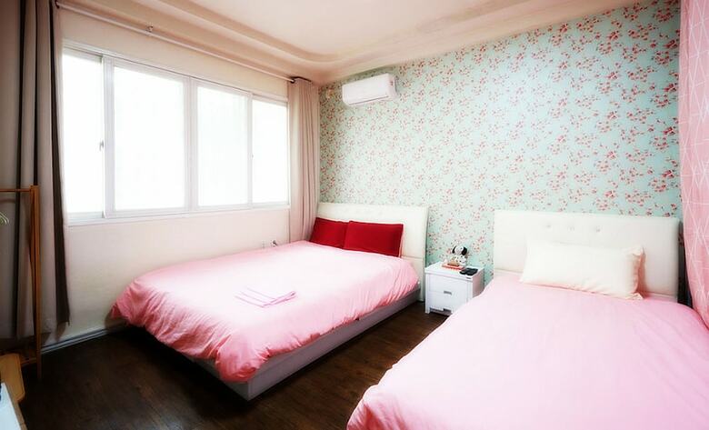 Hostal Tiara Guesthouse - Hostel