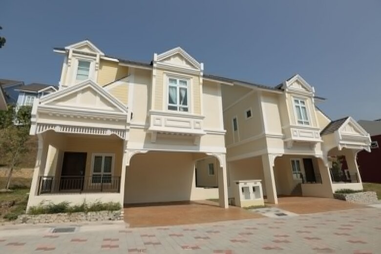 Everia Villas Resort