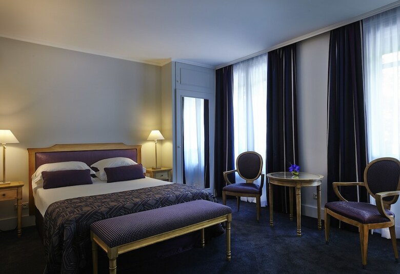 Royal Hotel Paris Champs Elys�es