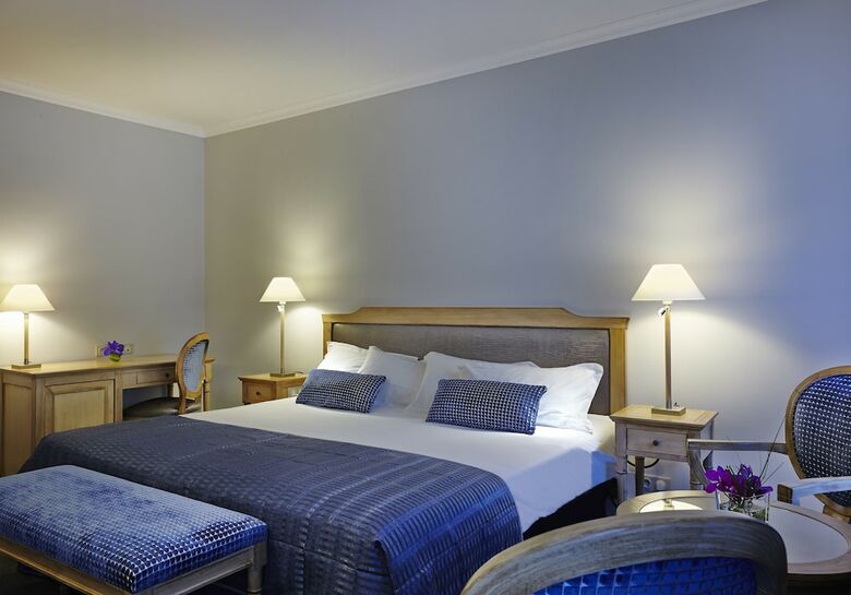 Royal Hotel Paris Champs Elys�es