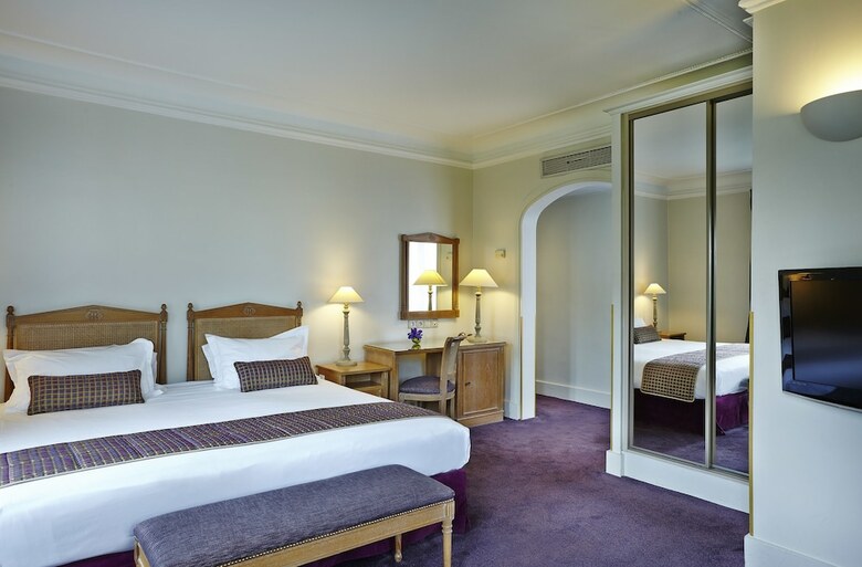 Royal Hotel Paris Champs Elys�es