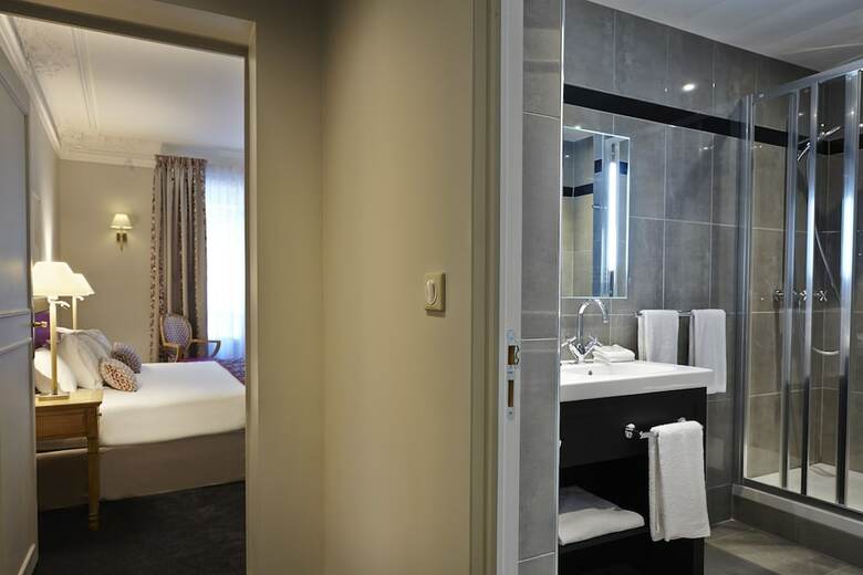Royal Hotel Paris Champs Elys�es