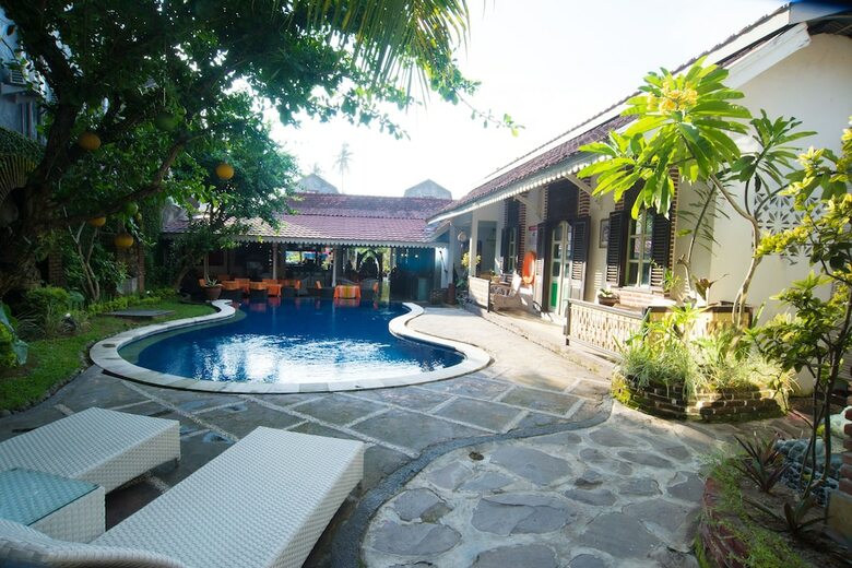 Sendok Hotel