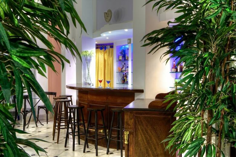 Hotel Aneroussa Beach