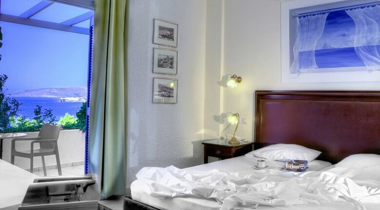 Hotel Aneroussa Beach