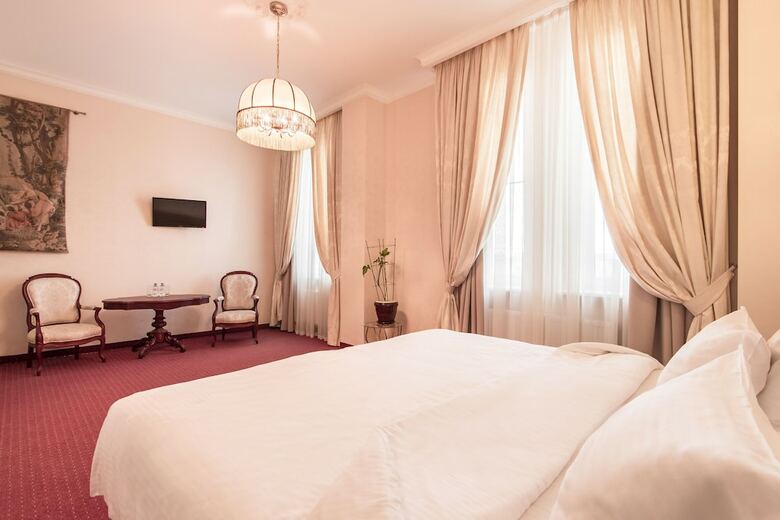 Bristol Hotel